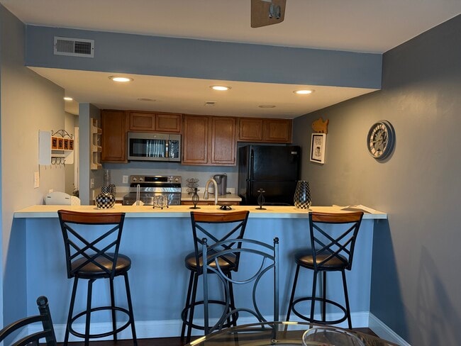 property at 1025 Plantation Dr W