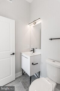 2710 Ridge Ave photo'