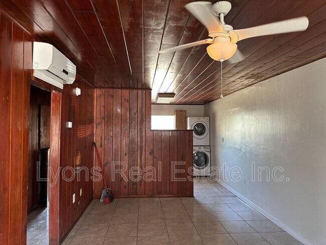 1935 Ricardo Ave in Ft. Myers, FL - Building Photo - Building Photo
