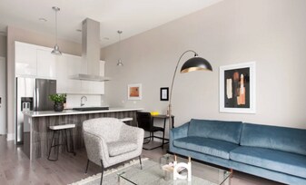 943 N Kingsbury St in Chicago, IL - Building Photo