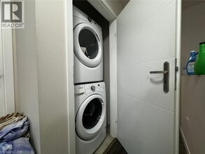 338 Albert St in Waterloo, ON - Building Photo - Building Photo