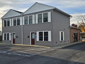 427 W Main St in New Holland, PA - Building Photo