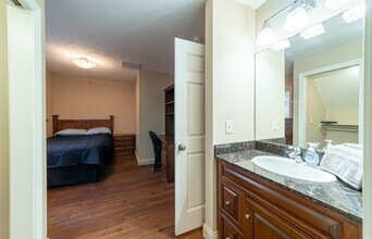 Student Rental 627 N Saint Peter St in South Bend, IN - Foto de edificio - Building Photo