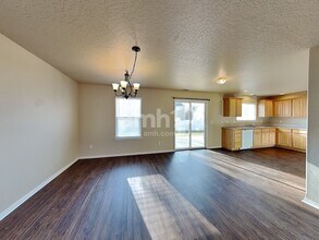 195 E Poplin St in Kuna, ID - Building Photo - Building Photo