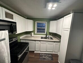 165 Pleasant Ct in Jackson, MS - Building Photo - Building Photo