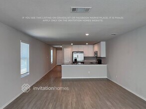 144 Hollywood Dr in New Braunfels, TX - Foto de edificio - Building Photo