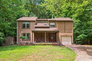 204 Granville Dr in Newport News, VA - Building Photo