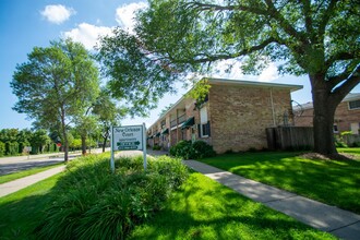 New Orleans Court in Richfield, MN - Building Photo - Building Photo