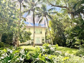 8740 NE 2nd Ave in Miami, FL - Building Photo