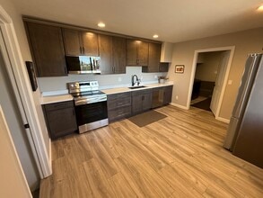 889 Tom Mix Trl in Prescott, AZ - Foto de edificio - Building Photo