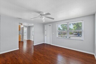 724 2nd Ave NE in Largo, FL - Building Photo - Building Photo