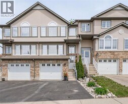 220 Snowdrop Crescent in Kitchener, ON - Building Photo