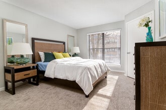 East Pointe Commons in Milwaukee, WI - Building Photo - Building Photo