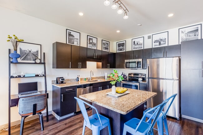 The Yards at 3 Crossings in Pittsburgh, PA - Foto de edificio - Interior Photo