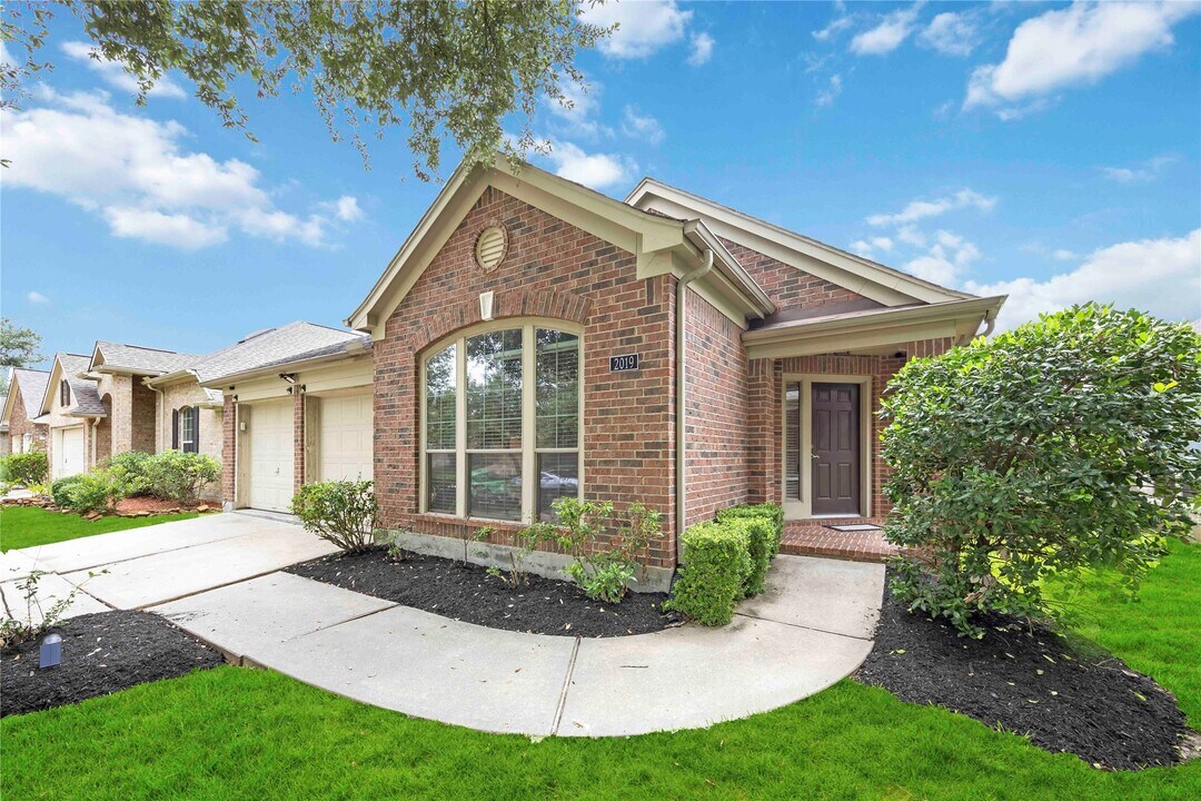 2019 Shore Breeze Dr in Pearland, TX - Building Photo