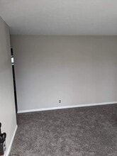2707 Jenlee Ln in Louisville, KY - Building Photo - Building Photo