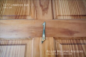 3577 Linwood Ave in Cincinnati, OH - Building Photo - Building Photo