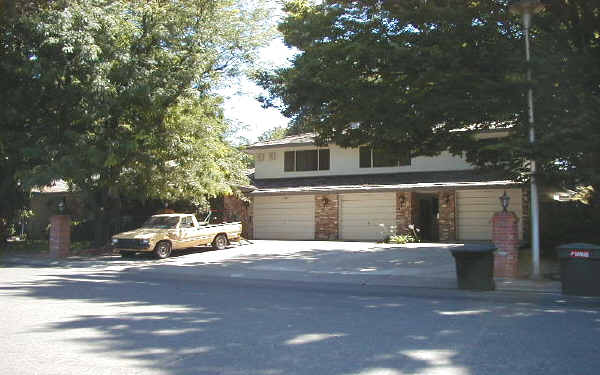 4898 Kipling Dr in Carmichael, CA - Building Photo