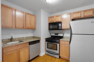 7616 N Marshfield Ave in Chicago, IL - Building Photo - Building Photo