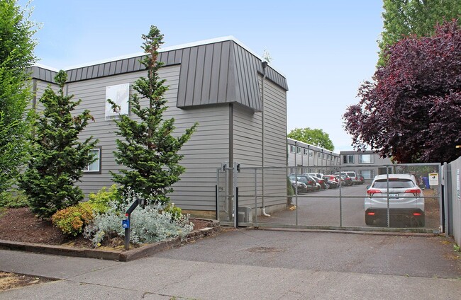 property at 9222 N Lombard St
