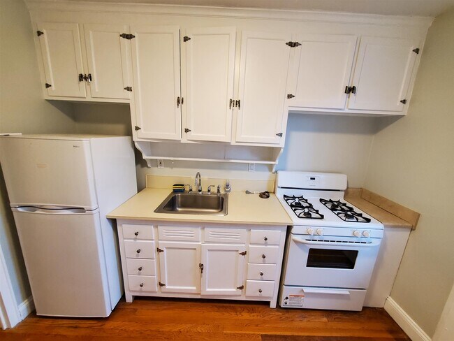 16 Ware St, Unit 42 in Cambridge, MA - Building Photo - Building Photo