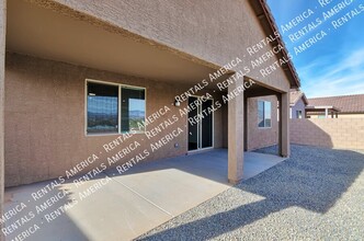 8905 E Pantano Bluff Dr in Tucson, AZ - Foto de edificio - Building Photo