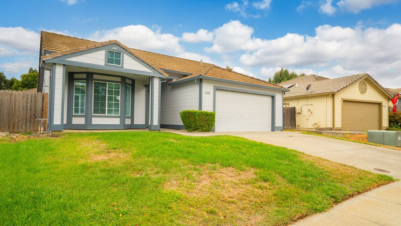 1905 Dorris Ct in Dixon, CA - Building Photo