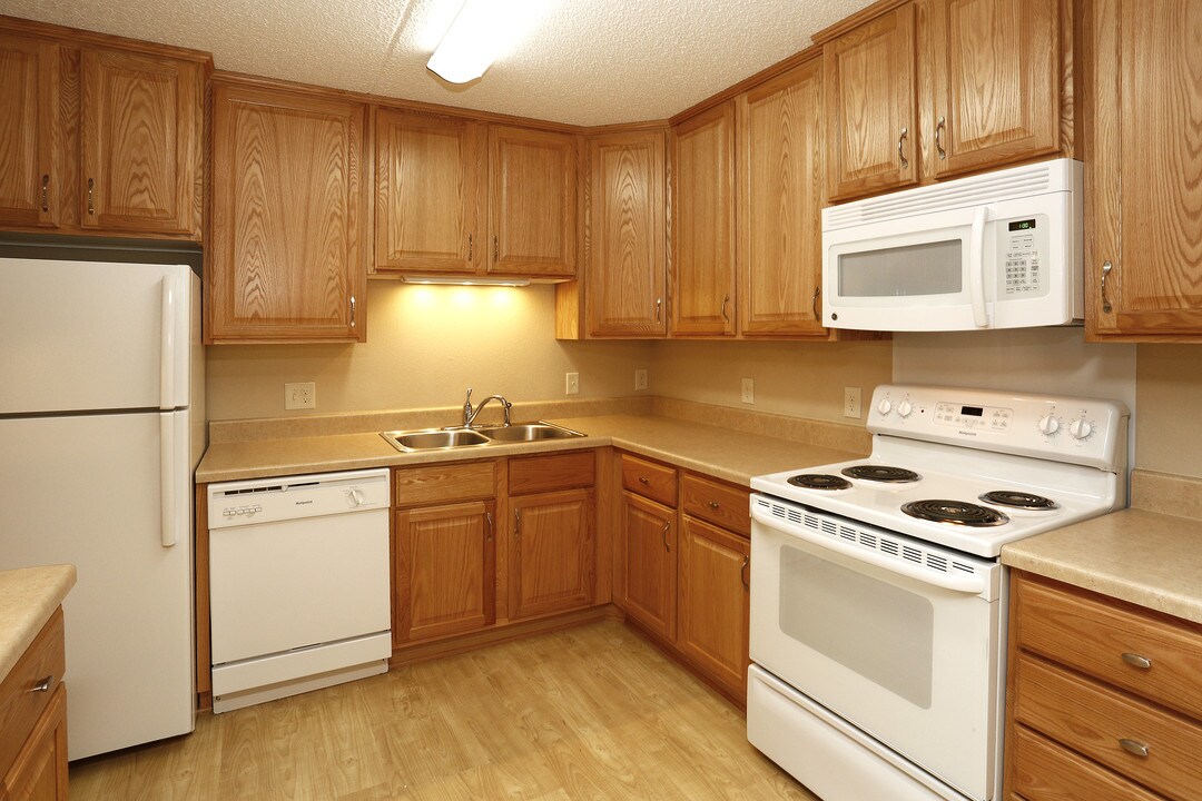 Park Plaza Apartments in St. Cloud, MN - Foto de edificio