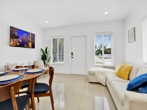 2055 NE 140th St in North Miami Beach, FL - Building Photo - Building Photo