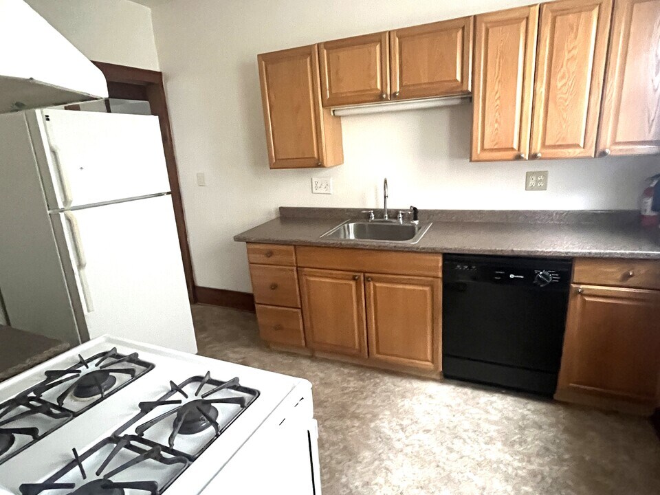 1318 W 11th St, Unit 1 in Erie, PA - Foto de edificio