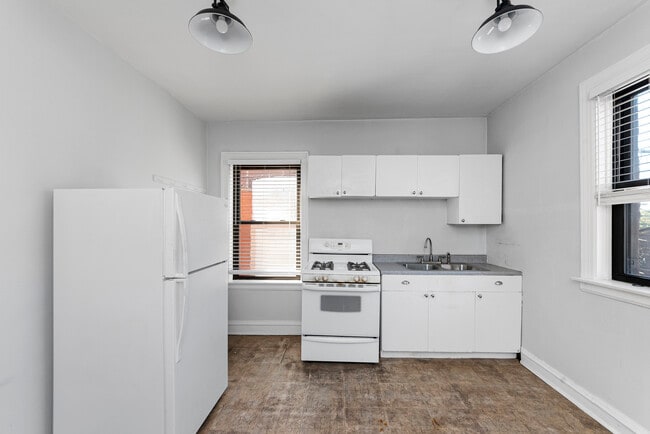 2344 W School St, Unit 2342-1, Unit 2342-1