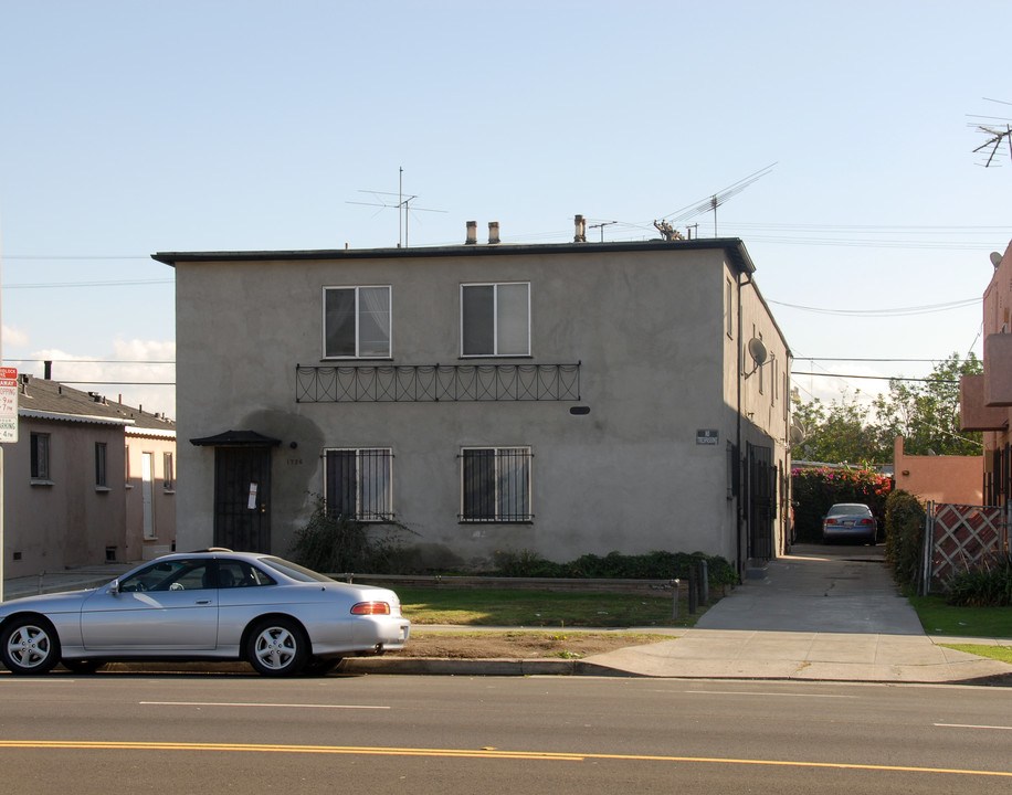 1726 S La Brea Ave in Los Angeles, CA - Foto de edificio