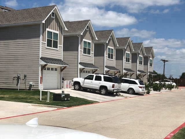 Maple Ridge Townhomes in Midlothian, TX - Foto de edificio