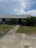 4121 79th St W in Bradenton, FL - Building Photo