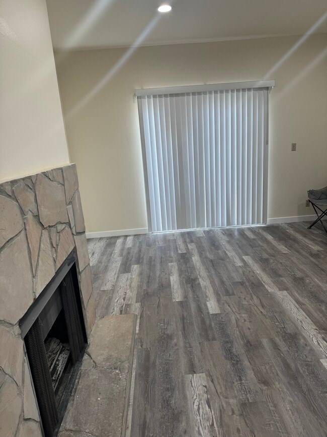2900 Fairway Ave, Unit 401 in Glendale, CA - Building Photo - Building Photo