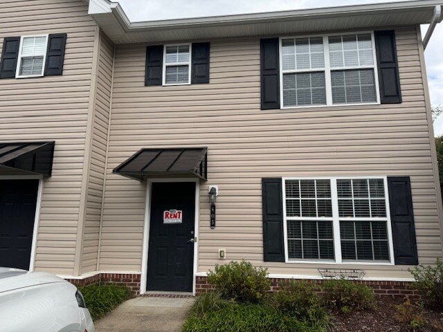 2121 S Greenwood Dr in Johnson City, TN - Building Photo - Building Photo