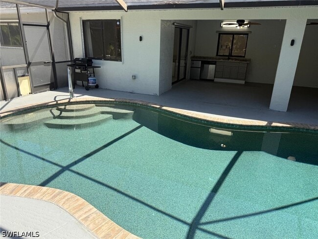 property at 1325 SW 28th St