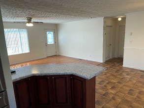 150 W Dumplin Valley Rd in Jefferson City, TN - Foto de edificio - Building Photo