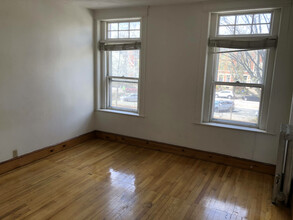1901 Beacon St, Unit 2F in Brookline, MA - Building Photo - Building Photo