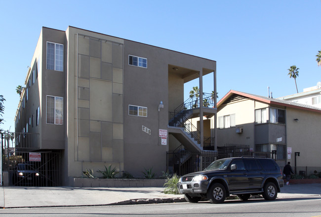 215 S Normandie Ave in Los Angeles, CA - Building Photo - Building Photo