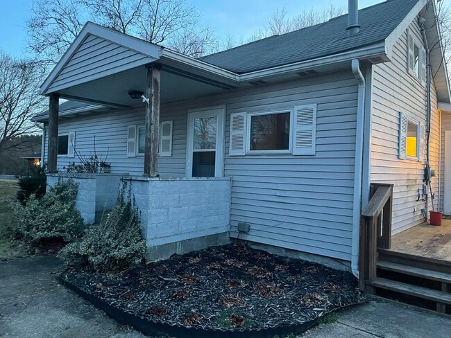 315 East Brady Rd in Kittanning, PA - Foto de edificio - Building Photo