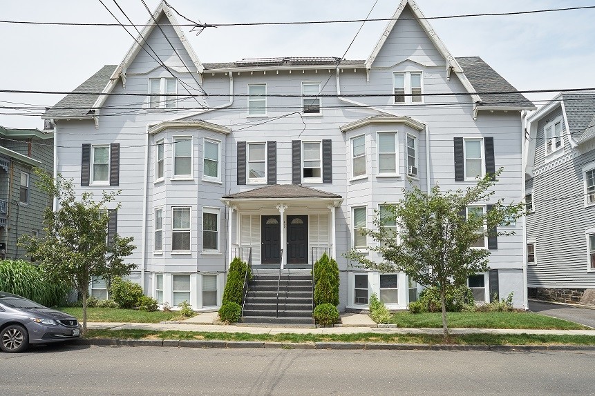 Atlantic Apartments in Bridgeport, CT - Building Photo