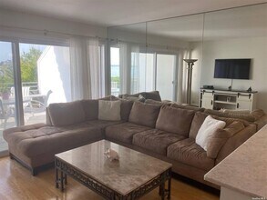 274 Dune Rd in Westhampton Beach, NY - Building Photo - Building Photo