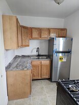 2042 Bailey Ave, Unit 2 in Buffalo, NY - Building Photo