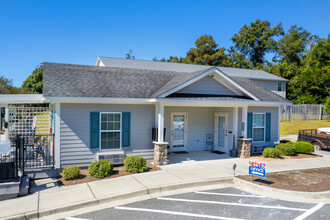 Maple on Melody in Valdosta, GA - Building Photo - Building Photo