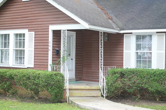 506 E College St in Brownsville, TN - Building Photo - Building Photo