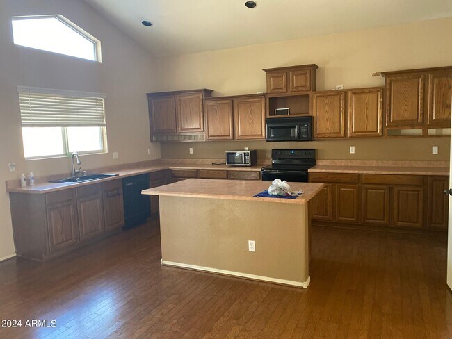 9210 W Frank Ave in Peoria, AZ - Building Photo - Building Photo
