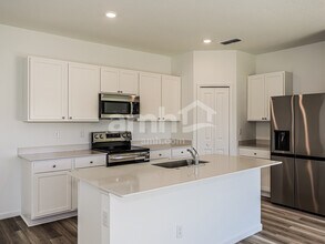 2833 Grand Finale St in Green Cove Springs, FL - Building Photo - Building Photo