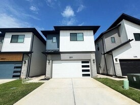 33111 Oak Hts Pl in Magnolia, TX - Building Photo