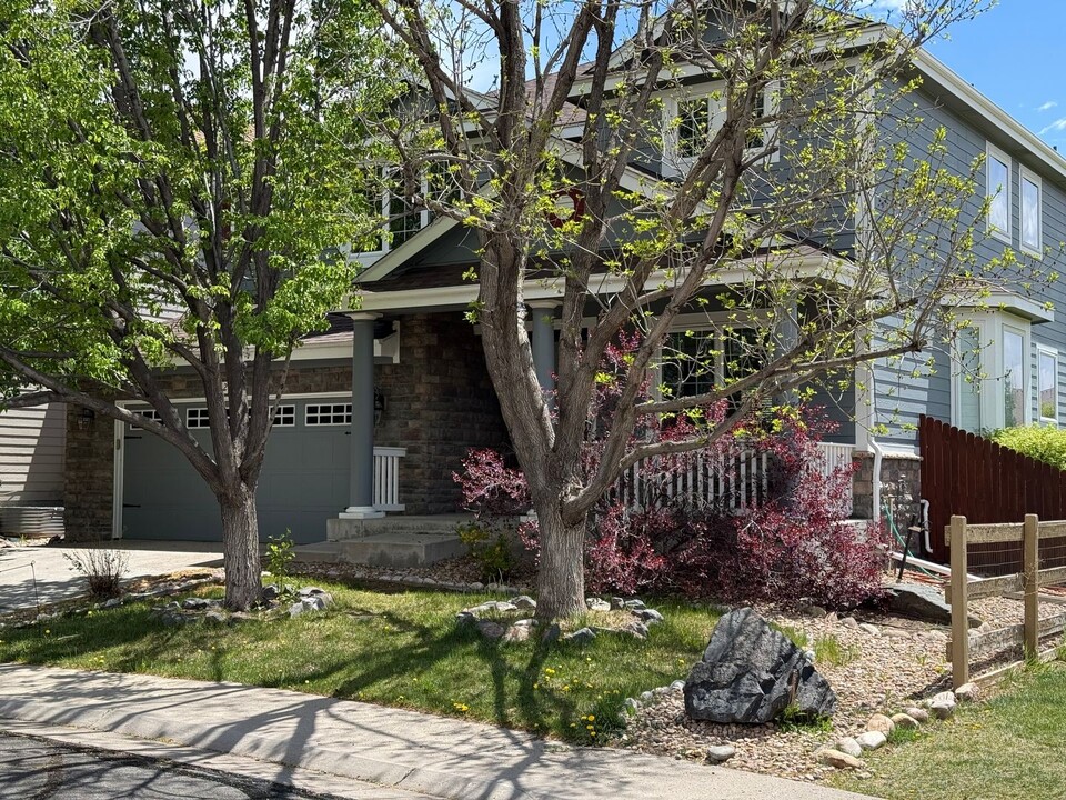 2718 E 140th Ave in Thornton, CO - Foto de edificio
